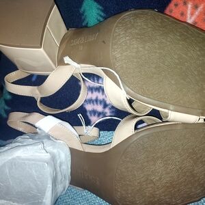 Sam & Libby Women's Tan Sandals